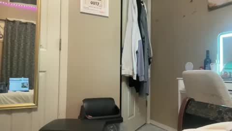 hottiewithabody101 online show from November 16, 8:09 am