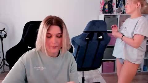 Nessie and Jessie online show from March 12, 12:44 pm