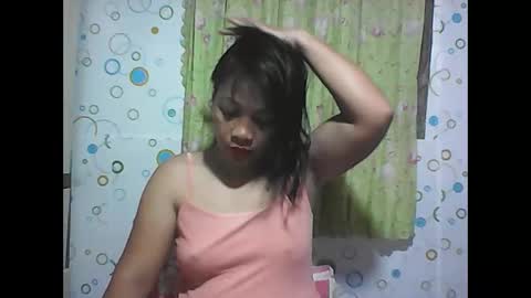 hottyelle1 online show from April 14, 2:39 am