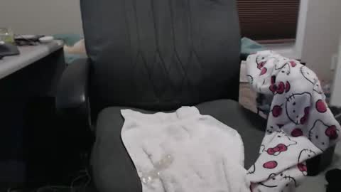 Snapshot of hotwetass2015 chatting on February 8, 5:00 am SissyNaaughtyClitty online show from February 8, 5:00 am