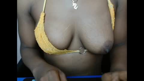 Snapshot of hotxxebony chatting on March 24, 4:45 pm hotxxebony online show from March 24, 4:45 pm