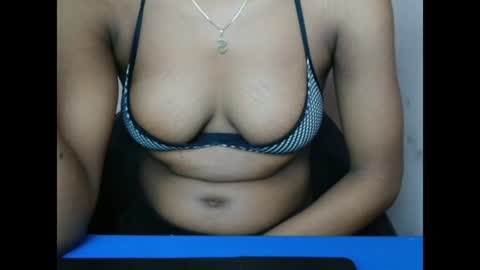Snapshot of hotxxebony chatting on April 2, 11:46 pm hotxxebony online show from April 2, 11:46 pm