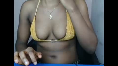 Snapshot of hotxxebony chatting on April 13, 2:28 am hotxxebony online show from April 13, 2:28 am