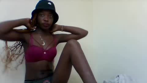 Snapshot of hotyqueen20 chatting on July 8, 10:42 am hotyqueen20 online show from July 8, 10:42 am