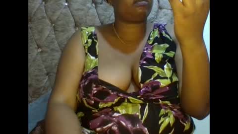 hotzoey10 online show from April 25, 9:34 am