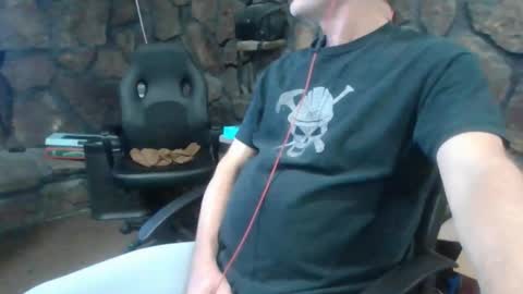 Snapshot of houstonbored chatting on December 21, 2:30 am houstonbored online show from December 21, 2:30 am