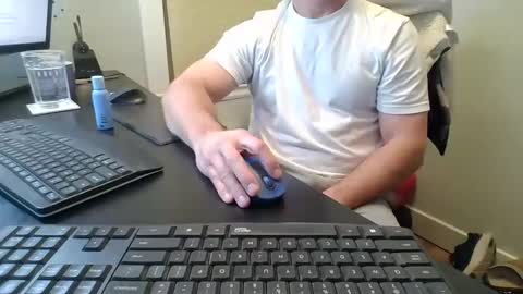 Snapshot of hoverday chatting on January 16, 10:14 pm hoverday online show from January 16, 10:14 pm