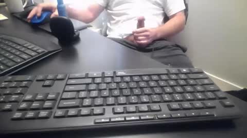 Snapshot of hoverday chatting on January 17, 2:22 pm hoverday online show from January 17, 2:22 pm