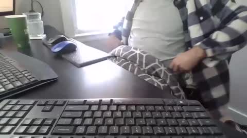 Snapshot of hoverday chatting on February 3, 2:11 pm hoverday online show from February 3, 2:11 pm