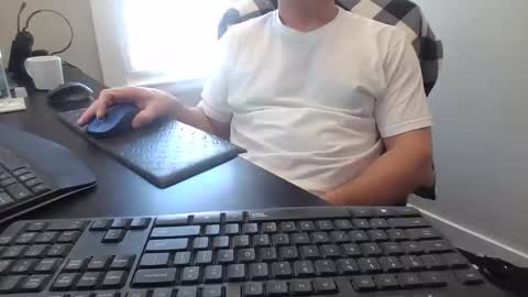 Snapshot of hoverday chatting on February 9, 4:11 pm hoverday online show from February 9, 4:11 pm