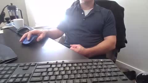 Snapshot of hoverday chatting on February 19, 5:09 pm hoverday online show from February 19, 5:09 pm