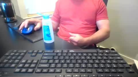 Snapshot of hoverday chatting on June 8, 11:54 am hoverday online show from June 8, 11:54 am