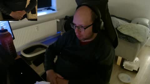 Snapshot of hoyboydkk chatting on April 27, 7:01 pm Christian online show from April 27, 7:01 pm