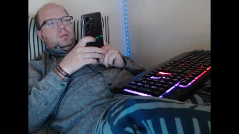 Snapshot of hoyboydkk chatting on April 29, 8:18 am Christian online show from April 29, 8:18 am