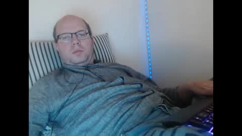 Snapshot of hoyboydkk chatting on May 5, 9:39 am Christian online show from May 5, 9:39 am