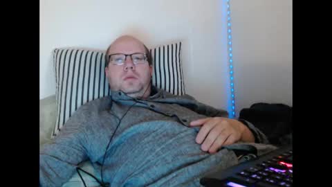 Snapshot of hoyboydkk chatting on May 9, 12:21 pm Christian online show from May 9, 12:21 pm