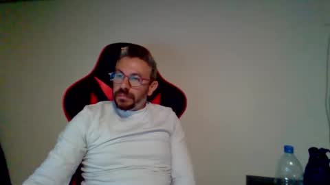 Snapshot of huge__cumshot chatting on January 11, 4:56 pm huge__cumshot online show from January 11, 4:56 pm