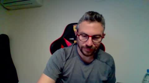 Snapshot of huge__cumshot chatting on March 3, 6:58 pm huge__cumshot online show from March 3, 6:58 pm