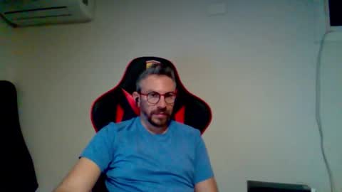 Snapshot of huge__cumshot chatting on March 5, 6:59 pm huge__cumshot online show from March 5, 6:59 pm