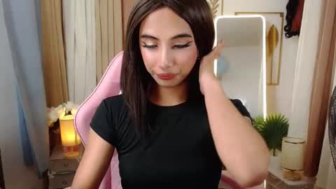 Snapshot of hugeasiancockandrea chatting on March 11, 10:09 pm drea  online show from March 11, 10:09 pm