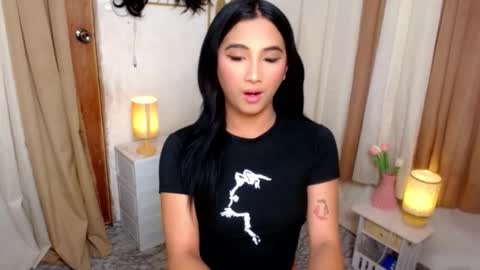 Snapshot of hugeasiancockandrea chatting on October 23, 9:52 am drea  online show from October 23, 9:52 am