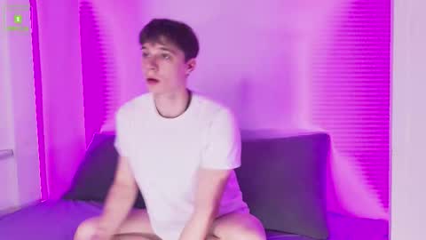 Snapshot of hugebangins_ chatting on September 26, 10:19 am ANTHONY online show from September 26, 10:19 am