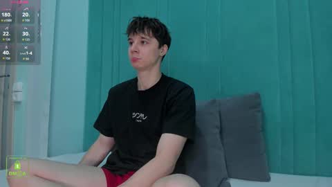 Snapshot of hugebangins_ chatting on October 10, 5:06 am ANTHONY online show from October 10, 5:06 am