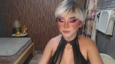 Snapshot of hugecockchristine chatting on March 7, 6:32 am Christine online show from March 7, 6:32 am