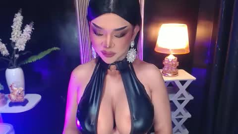 Christine online show from April 29, 6:47 pm