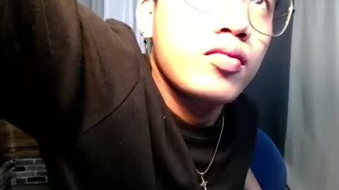 hugecockjames09 online show from October 12, 10:47 am
