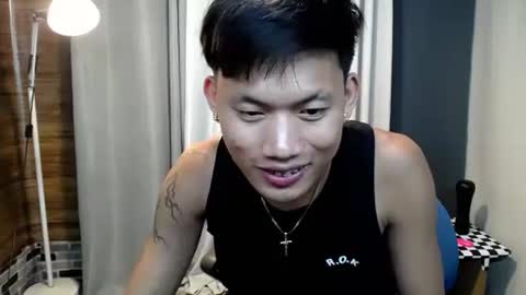 hugecockjames09 online show from October 19, 10:38 am