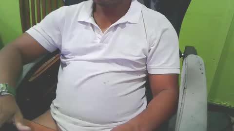 hugedguy2023 online show from March 22, 9:18 pm