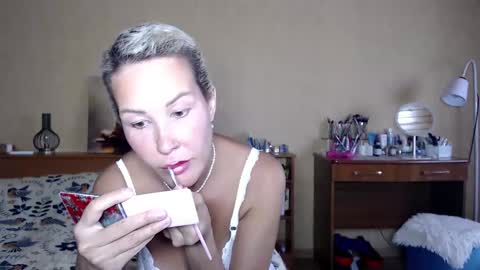 Snapshot of hugetittiesgerda chatting on September 15, 1:11 pm Gerda online show from September 15, 1:11 pm