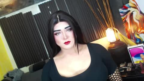 Snapshot of hugexmslovelyxcock chatting on April 28, 9:25 am MsLovely online show from April 28, 9:25 am