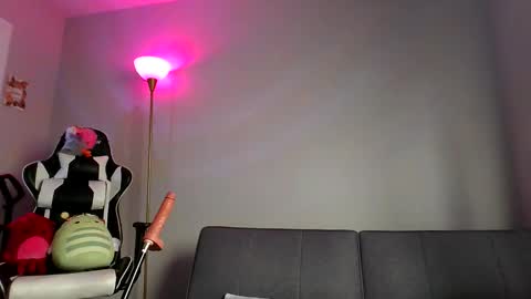 Raleigh Hugh Jannus online show from November 19, 7:58 pm