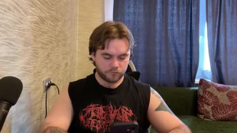 Snapshot of hugo__brad chatting on April 25, 1:52 pm Hugo online show from April 25, 1:52 pm
