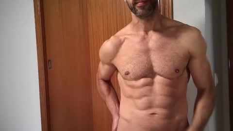 Snapshot of hugo_solo chatting on April 24, 5:15 pm Hugo online show from April 24, 5:15 pm