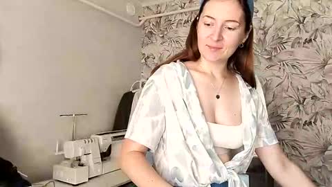 Snapshot of humpygrey chatting on October 14, 8:48 am HumpyGrey online show from October 14, 8:48 am