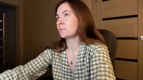 Snapshot of humpygrey chatting on November 2, 5:59 pm HumpyGrey online show from November 2, 5:59 pm