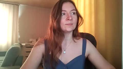 Snapshot of humpygrey chatting on February 12, 8:31 am HumpyGrey online show from February 12, 8:31 am