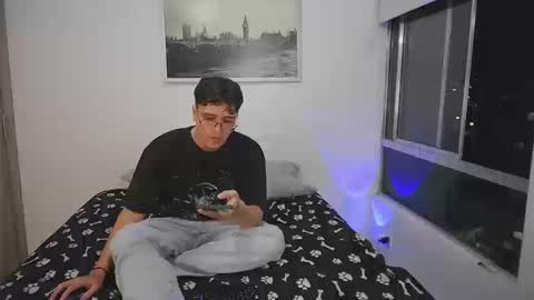 Snapshot of hun_damer chatting on September 19, 1:40 am hun_damer online show from September 19, 1:40 am