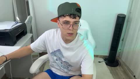 hun_damer online show from November 20, 9:14 pm