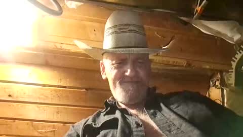 Snapshot of hung34u chatting on September 27, 12:21 pm hung34u online show from September 27, 12:21 pm