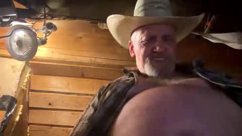 hung34u online show from April 4, 10:57 am