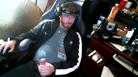Snapshot of hungginger4u chatting on January 9, 6:04 pm HungGinger4U online show from January 9, 6:04 pm