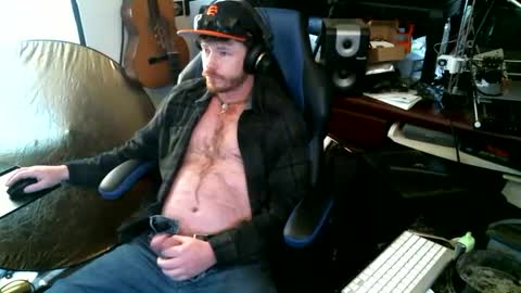 Snapshot of hungginger4u chatting on January 21, 8:11 pm HungGinger4U online show from January 21, 8:11 pm