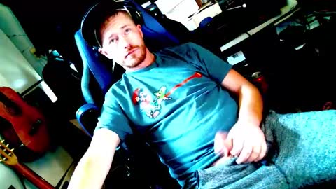Snapshot of hungginger4u chatting on January 9, 6:10 pm HungGinger4U online show from January 9, 6:10 pm