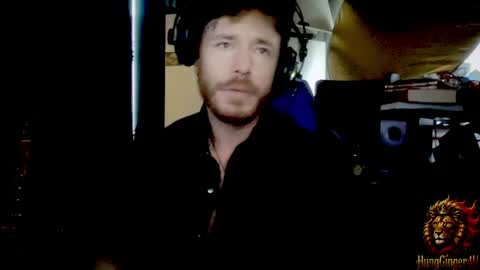 Snapshot of hungginger4u chatting on May 4, 2:07 am HungGinger4U online show from May 4, 2:07 am