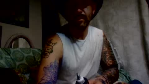 Snapshot of hungherowithoutacape chatting on June 27, 7:57 am hungherowithoutacape online show from June 27, 7:57 am