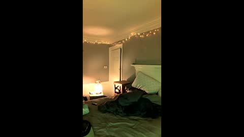 hungitalian40 online show from February 1, 1:59 am